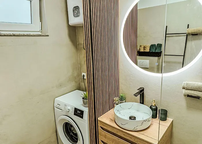 Matkovic By Interhome 로바니스카