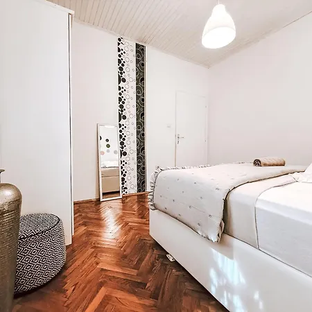 Matkovic By Interhome Rovanjska