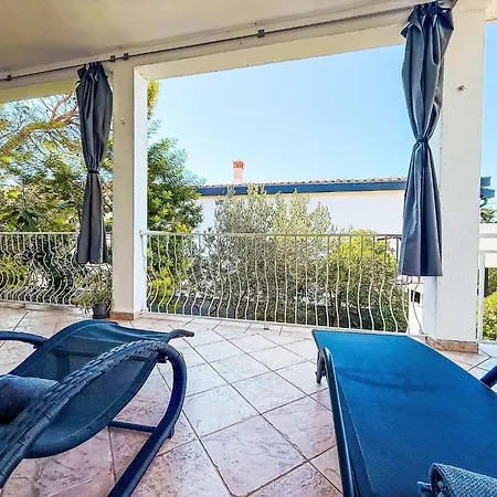 Matkovic By Interhome Rovanjska